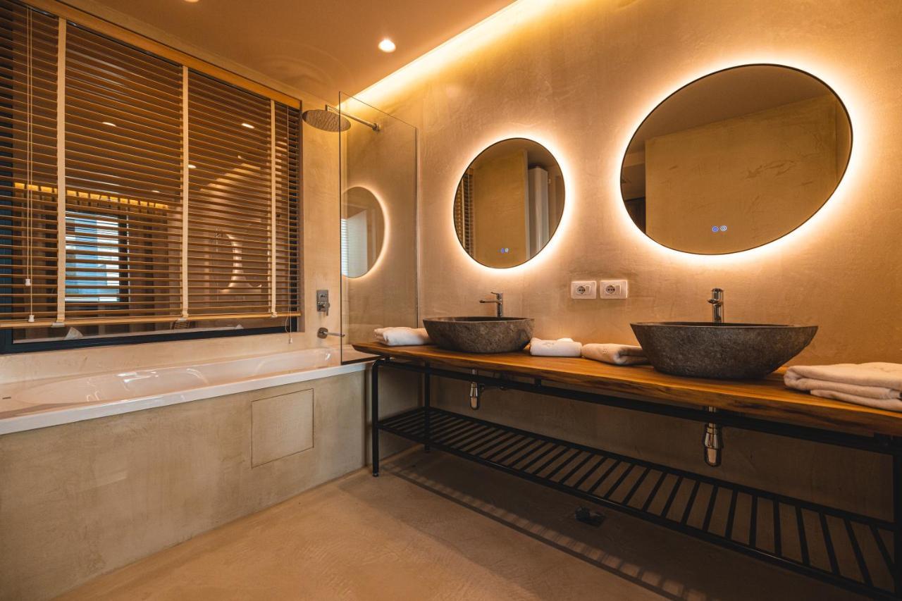 Azar Luxury Suites Влёра Экстерьер фото
