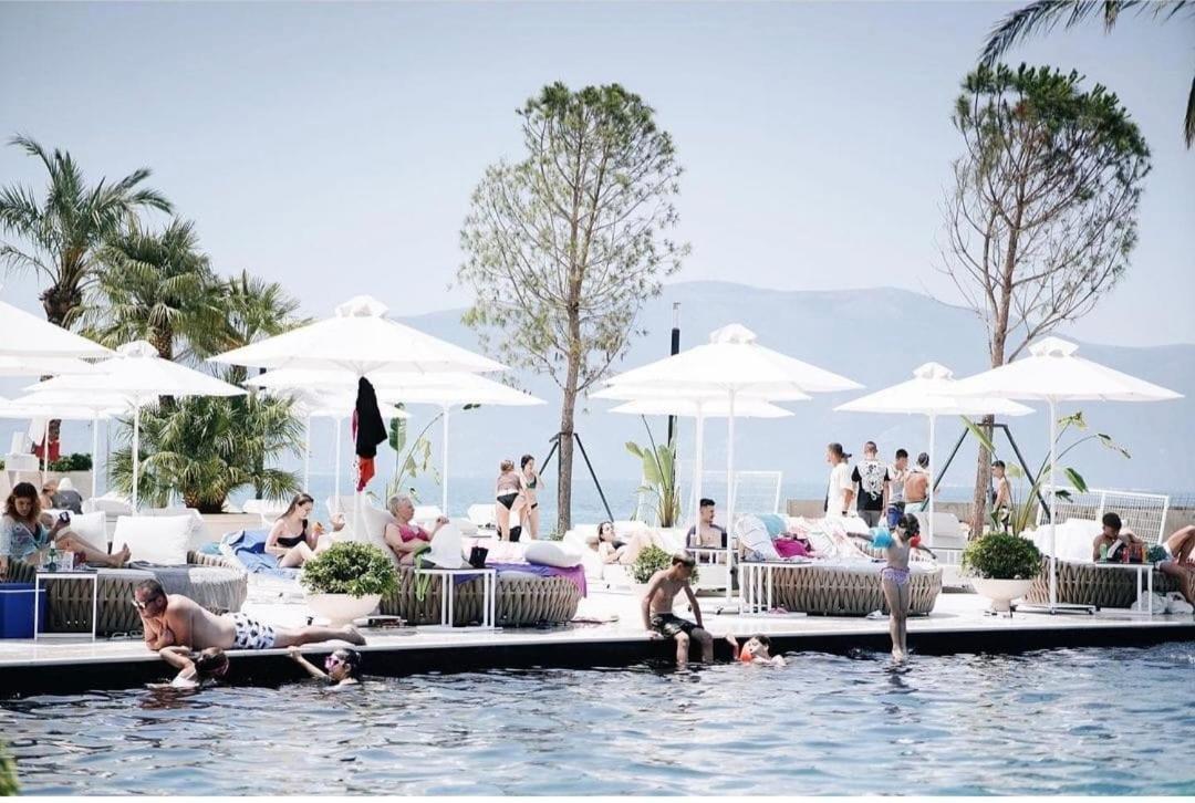 Azar Luxury Suites Влёра Экстерьер фото