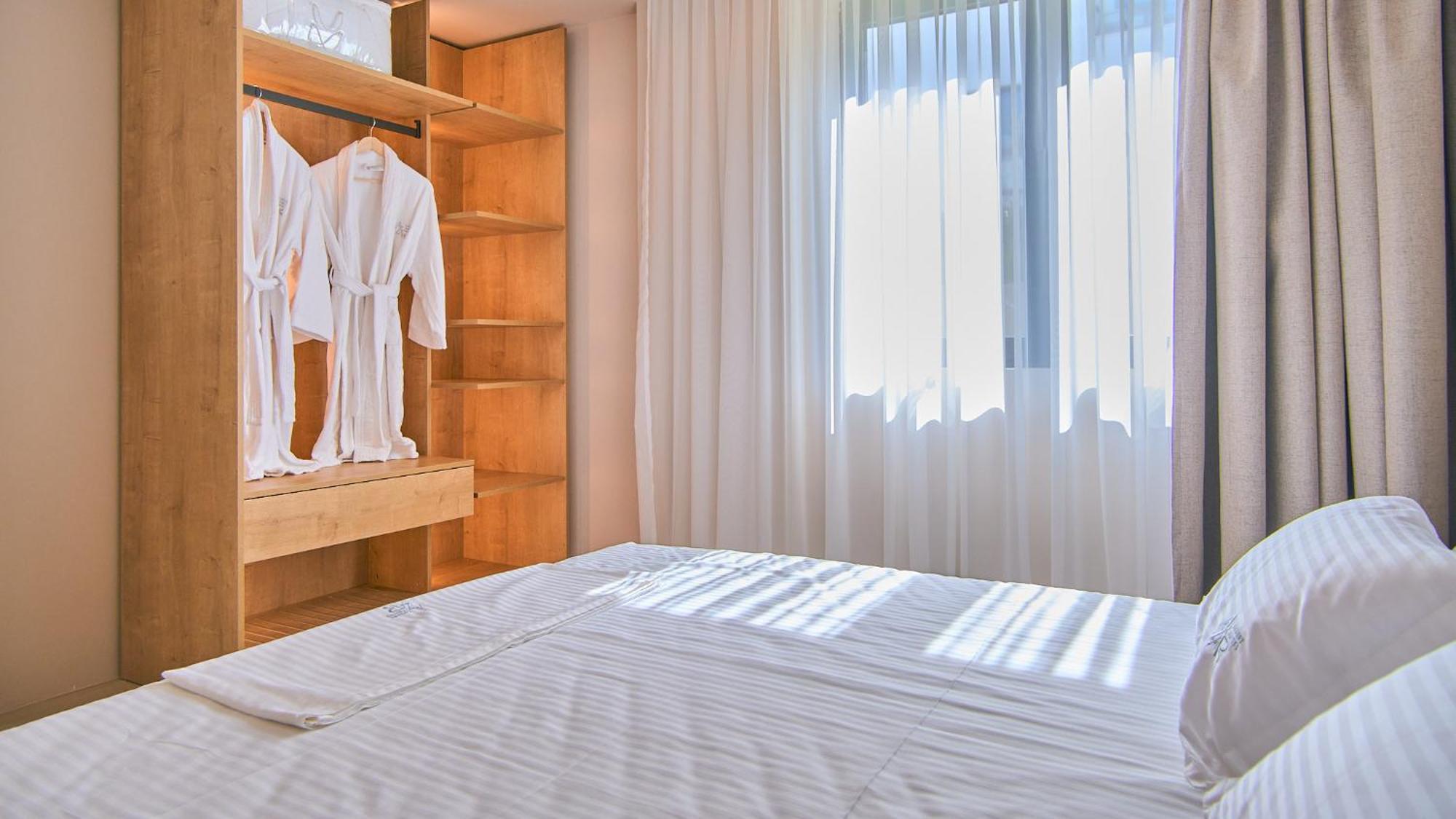 Azar Luxury Suites Влёра Экстерьер фото