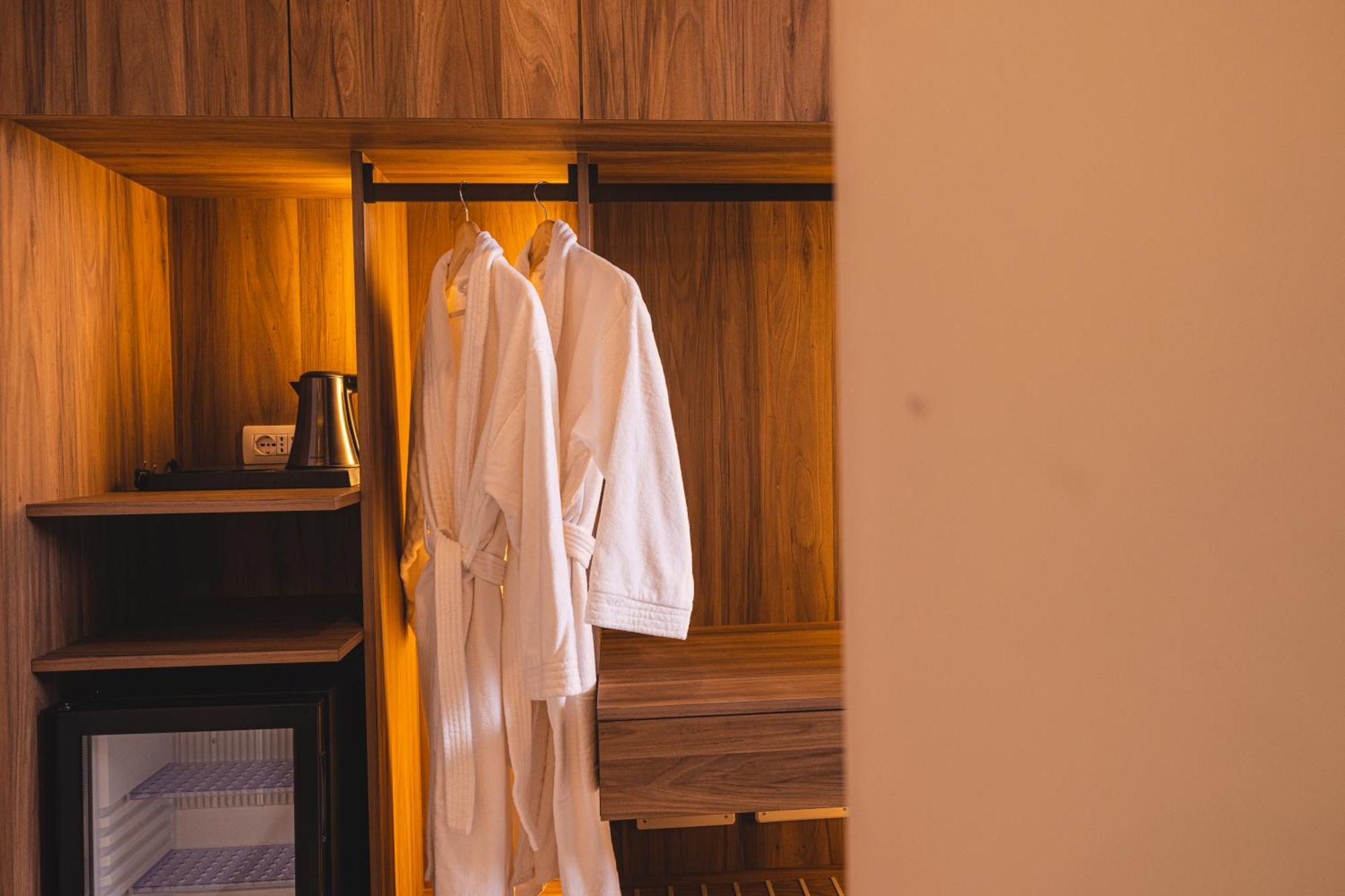 Azar Luxury Suites Влёра Экстерьер фото